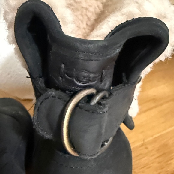 UGG size 6 Black and Cream Women's Boots - Picture 4 of 8